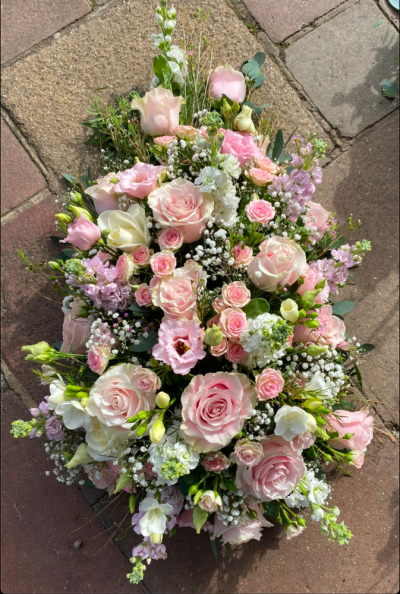 Pastel Single end spray - Soft pastel luxury spray with choice flowers