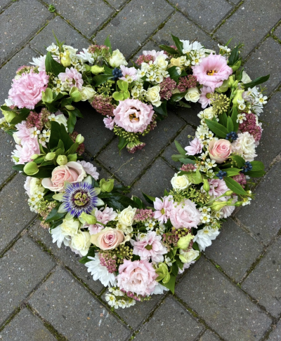 Open heart - Open pink country heart